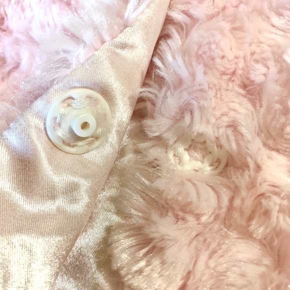 Gorgeous Rosette Design Bunny-Eared coat w/ Bows - Picture 3 of 8